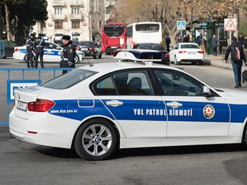 Sərxoş sürücülərlə bağlı reydlərdə QALMAQAL - Bəzi yol polisləri qaydaları POZUR  