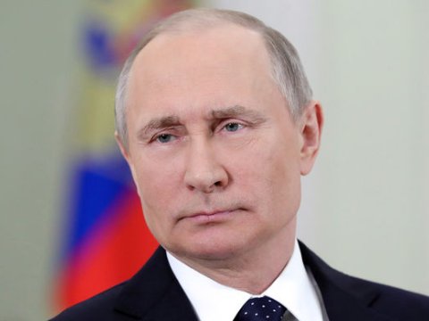 Putin prezidentlik vəsiqəsi aldı