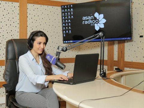 Bizimkilər - Cəlalə Nəzəroğlu: “İlk dəfə efirə çıxanda çənəm, əl-ayağım titrəyirdi” - FOTOLAR