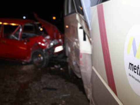 Bakı Metropoliteninə məxsus mikroavtobus qəzaya uğrayıb -&nbsp;VİDEO&nbsp;