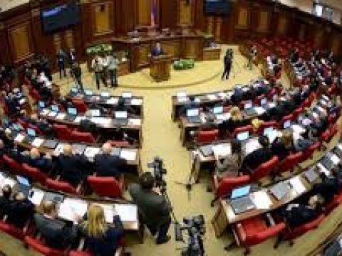 Ermənistanın baş naziri bu tarixdə se&ccedil;iləcək