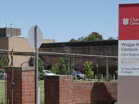 6 tələbə kitabxanada yaşadığına g&ouml;rə həbs edildi