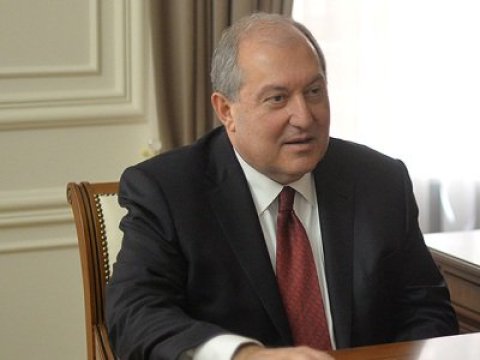 Sarkisyan özünə 3 köməkçi təyin etdi