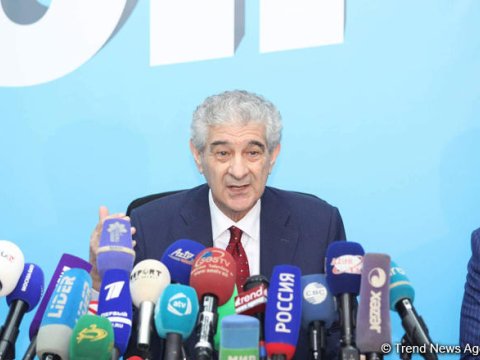 Əli Əhmədov: "Azərbaycan xalqı İlham Əliyevi prezident se&ccedil;di"