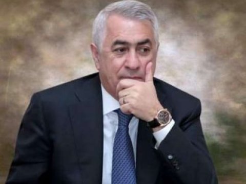 Cavid Qurbanov şair-yazı&ccedil;ıya ev bağışlamayıb &ndash; RƏSMİ