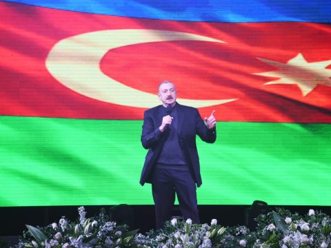 Prezident ailə üzvləri ilə konsertdə - Gənclərə çağırış etdi -FOTOLAR