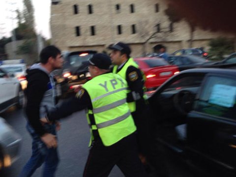 &ldquo;Polislərdən biri qulağından yumruqla vurdu&rdquo; - Daha bir DYP-s&uuml;r&uuml;c&uuml; davası  &nbsp;