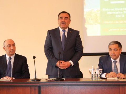 Universitetdə&nbsp;"Elektron kənd təsərr&uuml;fatı" m&uuml;zakirə olundu