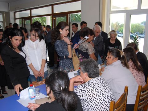 İşsizlərin NƏZƏRİNƏ - əmək yarmarkaları keçiriləcək