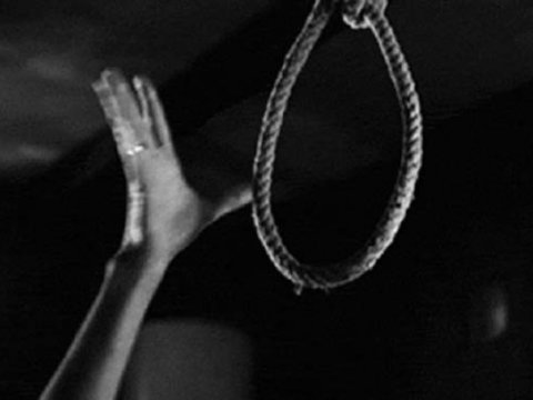 Ucar sakini &ouml;z&uuml;n&uuml; asdı