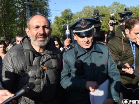 Ermənistan müxalifəti “məxməri inqilab” komitəsi yaratdı - BƏYANAT