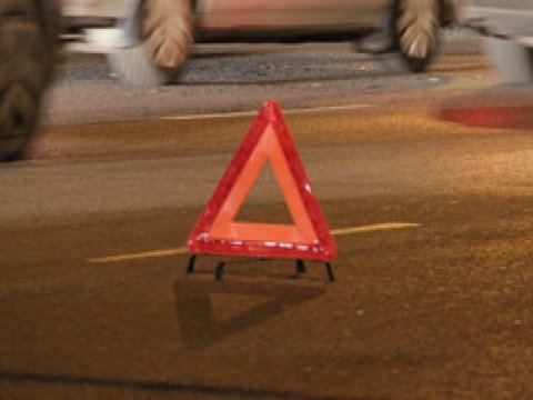 Cəlilabadda y&uuml;k maşını mikroavtobusla toqquşub, &ouml;lən və yaralananlar var