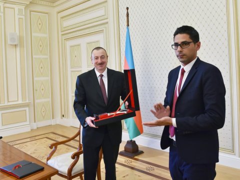 Prezident &ldquo;Gənclərin hamisi&rdquo; Fəxri Nişanı ilə təltif olundu 