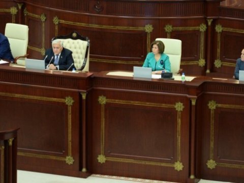 Milli Məclis toplanır - Gündəlikdə 19 məsələ var   