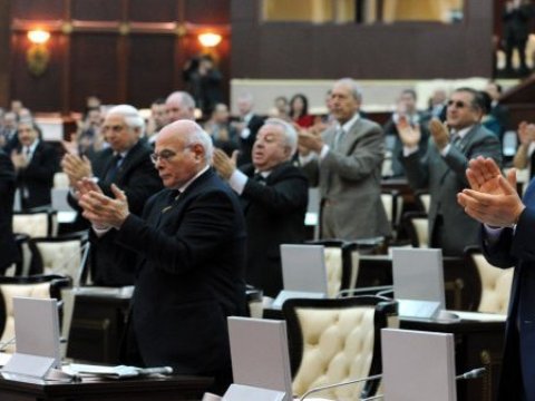 Milli Məclis Novruz Məmmədovun baş nazir olmasına “HƏ” dedi