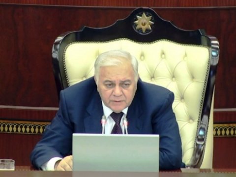 Milli Məclisin iclası başladı – Oqtay Əsədov vəzifə alan deputatları təbrik etdi  