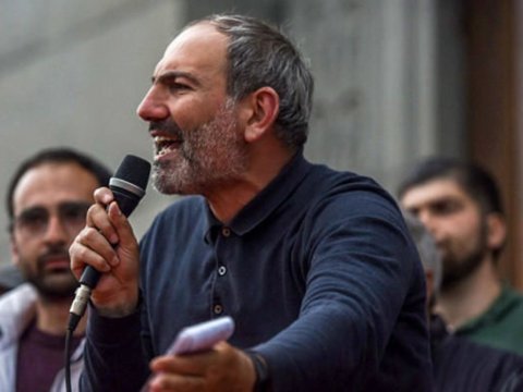 Paşinyan Ermənistan baş naziri postuna irəli s&uuml;r&uuml;ld&uuml;