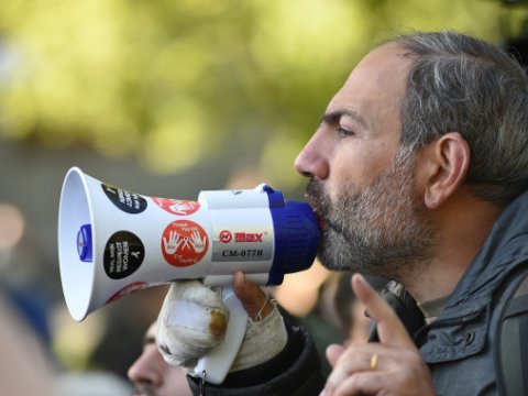 Ermənistanda 10-a yaxın partiya Paşinyanı dəstəklədi