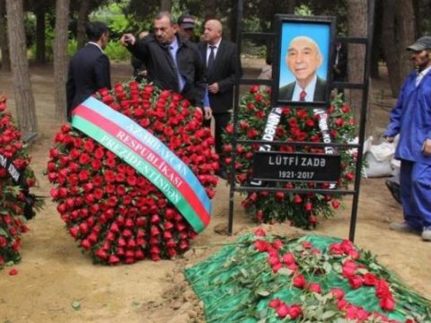 Lütfi Zadənin qəbirüstü abidəsini hazırlayan heykəltəraş:  “Tamamilə fərqli olacaq”