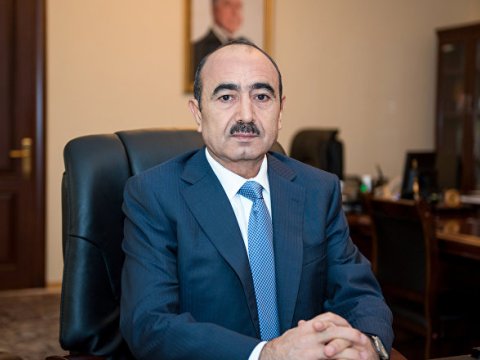 Əli Həsənov anti-Azərbaycançılardan DANIŞDI: ““Söyüş kampaniyası”nın səmərəsizliyi yuxularını ərşə çəkib”