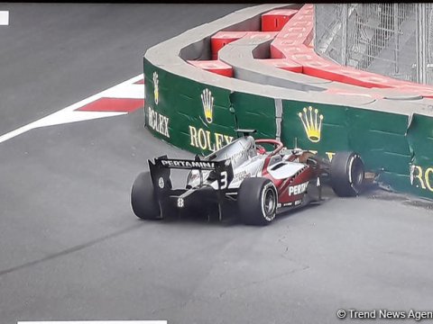Formula 2 pilotlarının yarışında daha bir qəza 