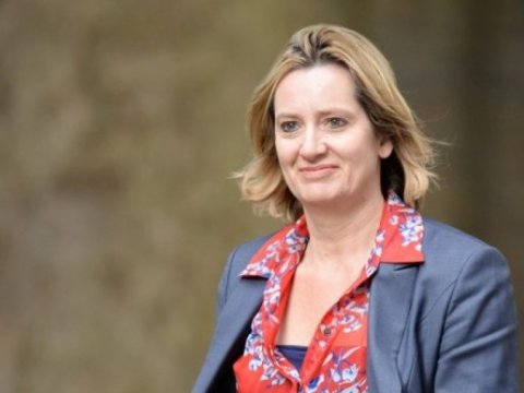 B&ouml;y&uuml;k Britaniyanın daxili işlər naziri istefa verdi 