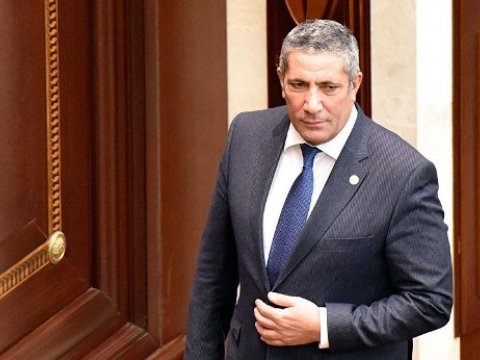 Parlamentdə MÜBAHİSƏ: Siyavuş Novruzov spikerdən o deputatların siyahısını İSTƏDİ