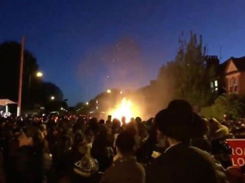 Londonda yəhudi bayramında partlayış: 30 yaralı