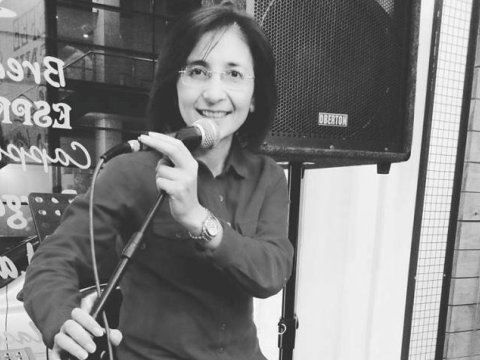 Bizimkilər: Telefonçu, dərzi, saç ustası, çörəkçi, tütünçü və nəhayət Radio Antenn-101FM-in aparıcısı - FOTOLAR