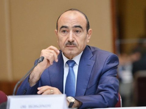 Əli Həsənov ölkədəki azadlıqlardan DANIŞDI  