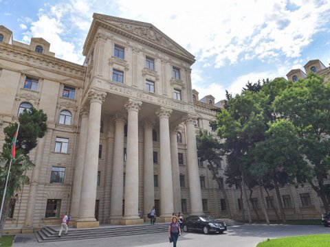 XİN xarici jurnalistlərin Paşinyanın Qarabağdakı mətbuat konfransında iştirakına icazə verdi 