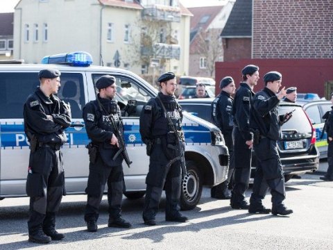 Azərbaycanlı s&uuml;r&uuml;c&uuml; Almaniyada qarət olundu