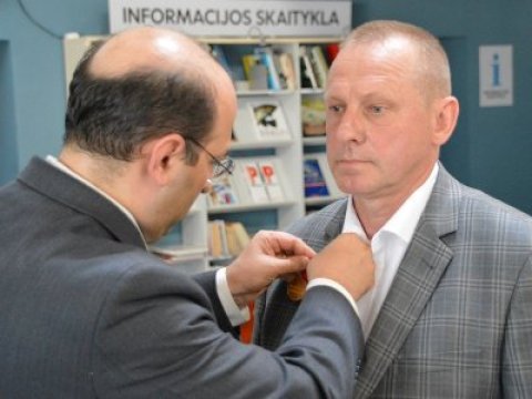 Erməni hərb&ccedil;ini Ramil Səfərovdan qoruyan zabitə orden verildi 