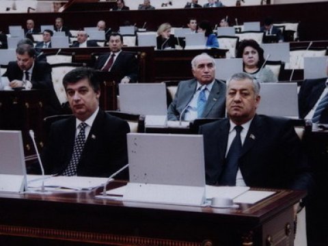 Parlamentdə Hesablama Palatasının işi tənqid olundu   