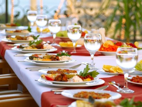 Restoranların Ramazan güzəştləri - Amma nə toy edən var, nə də iftar süfrəsi açan...