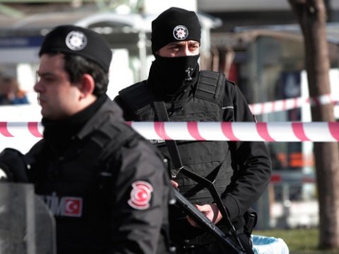 T&uuml;rkiyədə 70 hərb&ccedil;i axtarışa verildi