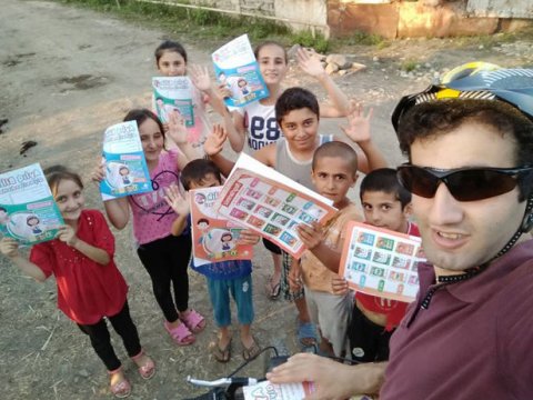 Sosial şəbəkələrin  məşhur müəllimi polisə çağırıldı