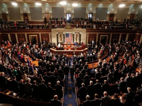 Konqres Trampa İranla bağlı qadağa qoydu