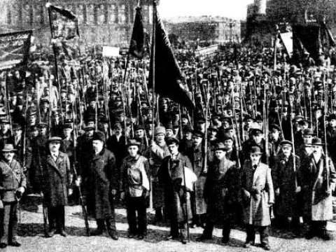 Azərbaycan Cümhuriyyətinin son günündən “reportaj” - Top lüləsinin hədəfində olan parlament