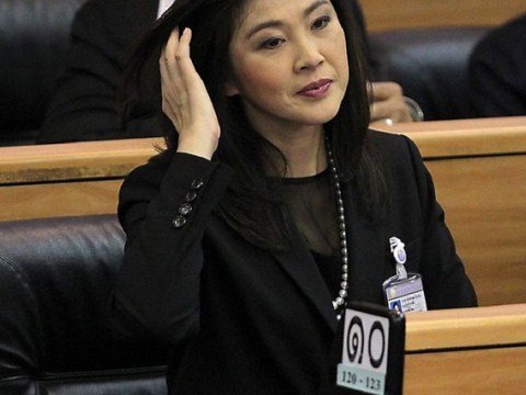 Ölkəsindən qaçan baş nazirə Britaniya vizası verildi