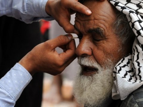 Orucluğa görə gözlərinə sürmə çəkən kişilər – FOTOLAR