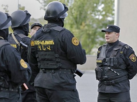 Ermənistanda mer və m&uuml;avini saxlanıldı