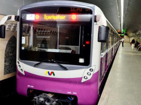Metroda s&uuml;rpriz: &ldquo;N&ouml;&ouml;bəti stansiya Qala Qalayef&rdquo; - VİDEO