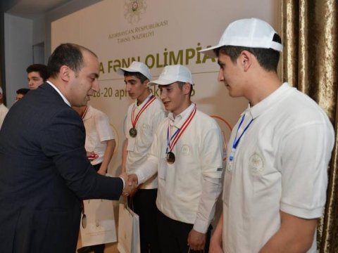Beynəlxalq olimpiada qaliblərinin xaricə axını - Günahkar nazirlikdir, yoxsa universitetlər?   