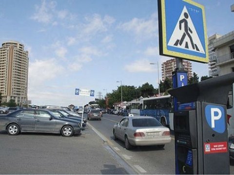 Hərəkətə mane olan qanunsuz parklanmalar ləğv ediləcək - SİYAHI