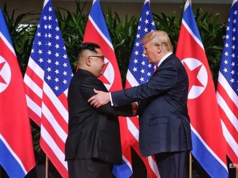 Tramp və Kim Çen In birgə sənədə imza atdılar
