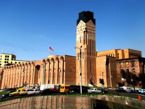 Yerevan meriyasında axtarışlara başlanıldı 