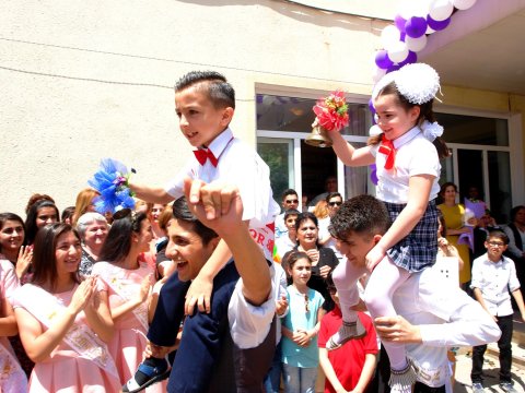 Bu gün 83 min məzun üçün son zəng çalınacaq