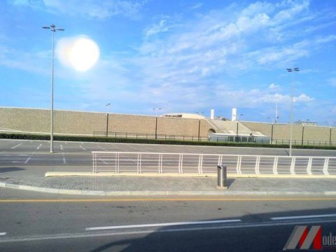 Dövlət bayrağı meydanında müəmmalı “bayraq dəyişmə” - FOTOLAR  