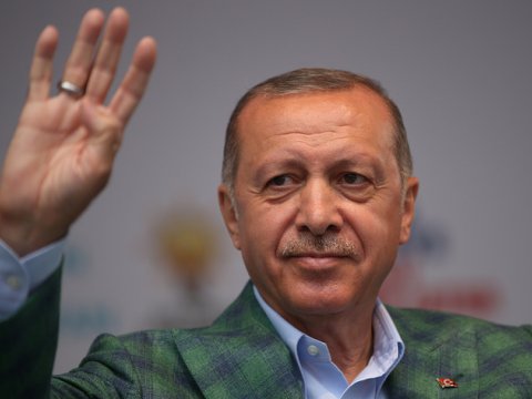 Ərdoğanın sarsıdıcı qələbəsi – Müxalifət niyə ağ bayraq qaldırdı?
